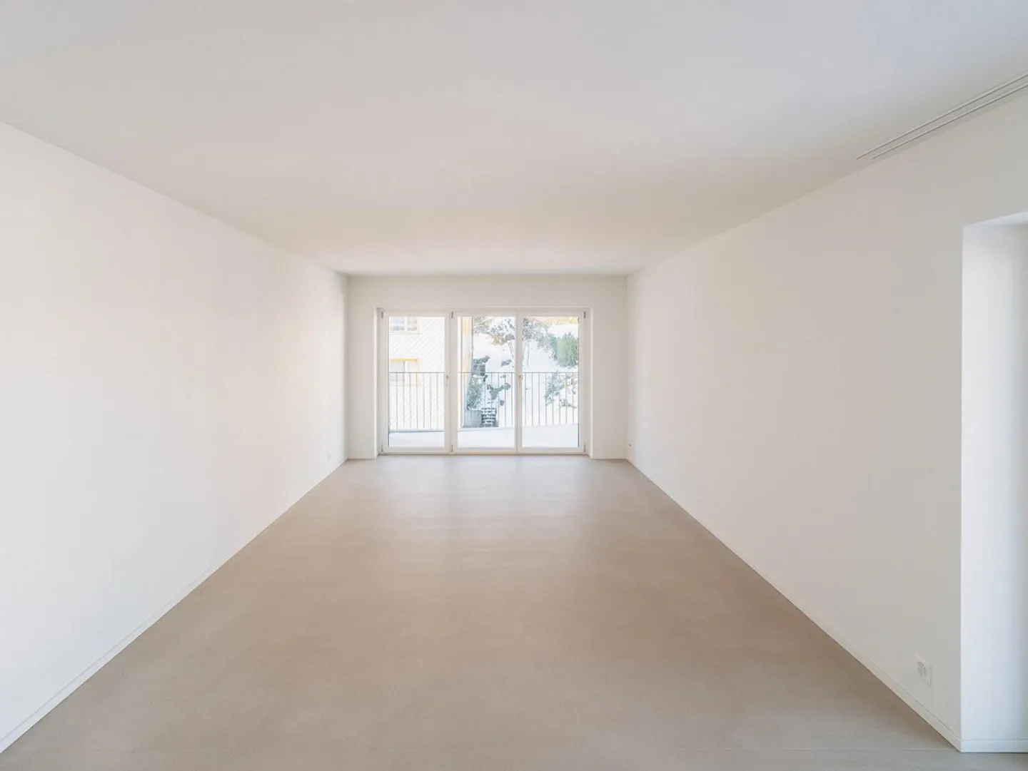 Appartamento luminoso e moderno in una posizione tranquilla - Foto 3 di 5