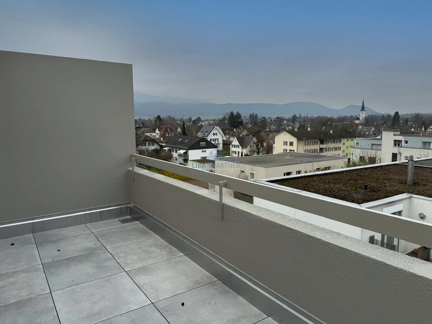 Attika-Maisonettewohnung: Weitblick, Ruhe, drei sonnige Aussenbereiche - Foto 13 von 13