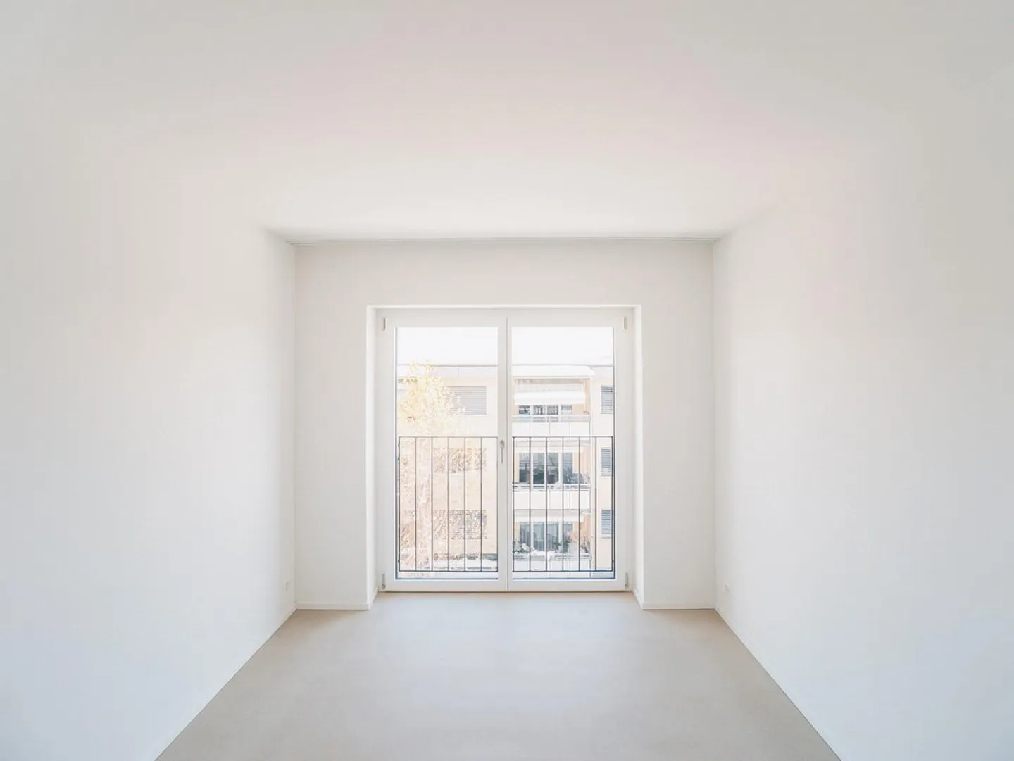 Appartamento luminoso e moderno in una posizione tranquilla - Foto 4 di 5