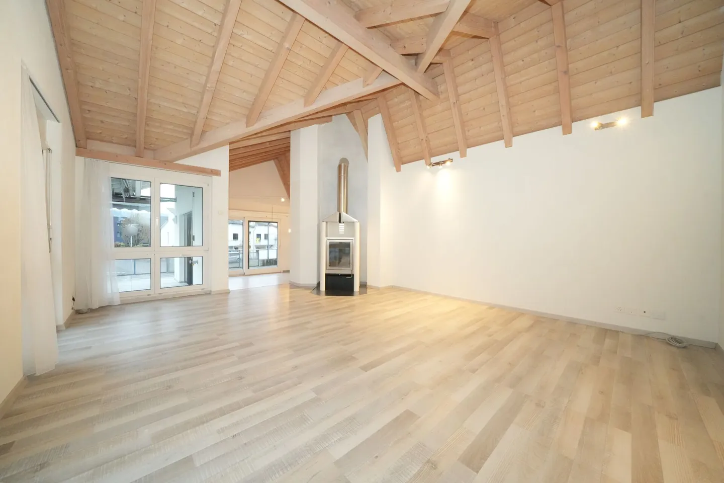 Vivere come in una casa unifamiliare - Ampio attico su due piani con terrazza soleggiata - Foto 4 di 8