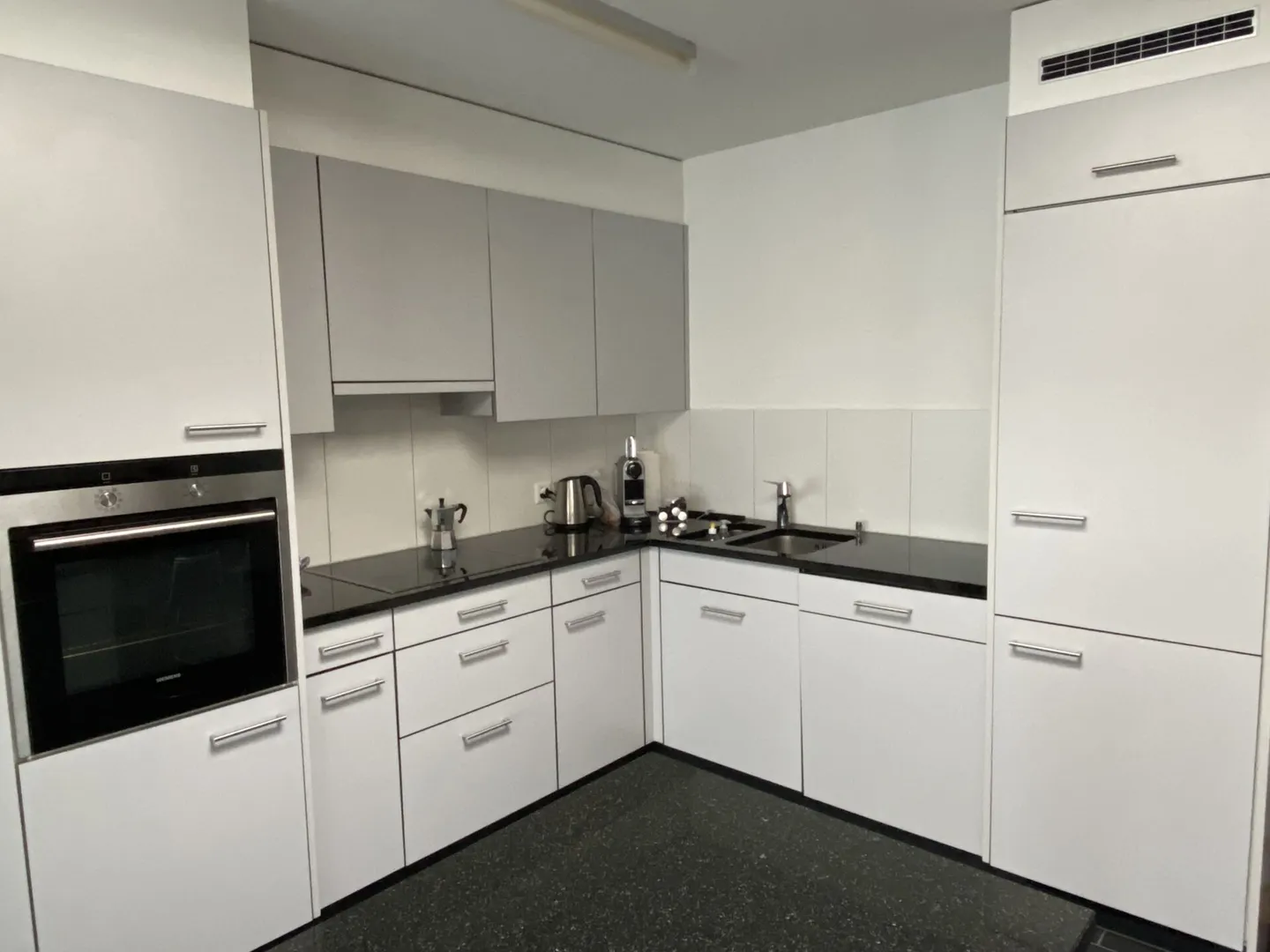 moderno appartamento di 3,5 locali nel centro del villaggio - Foto 2 di 7