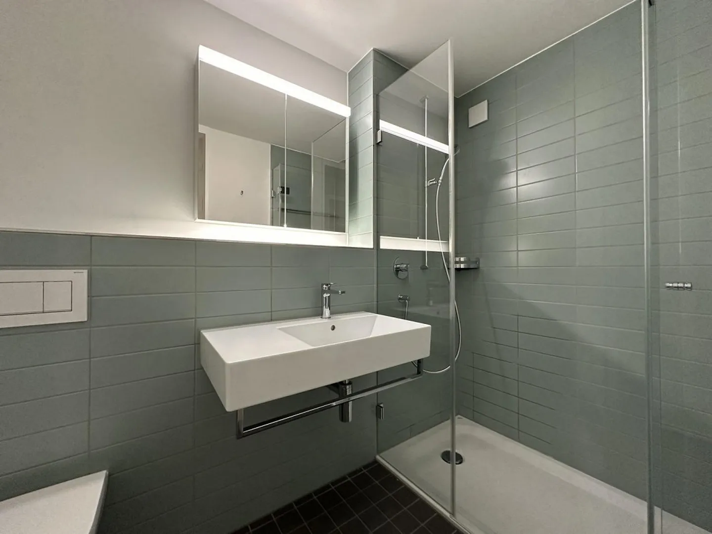 Appartamento luminoso e moderno in una posizione tranquilla - Foto 5 di 5