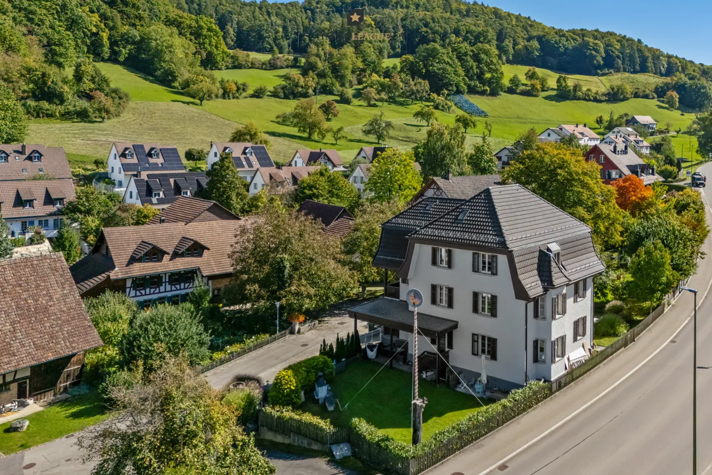 Durable, versatile, valuable - Your investment in the Zurich Unterland - Photo 7 of 10