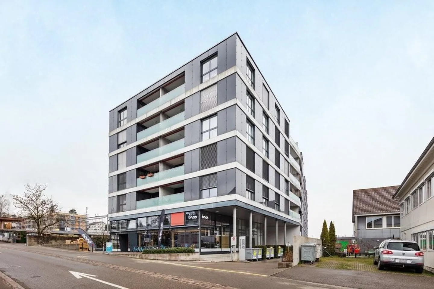 Appartamento spazioso con balcone - Foto 1 di 8