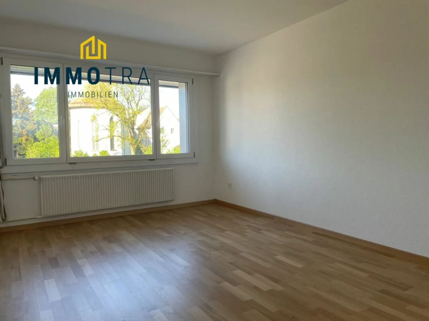 Appartamento 3.5 stanze appena ristrutturato a Münchenbuchsee - Foto 1 di 3