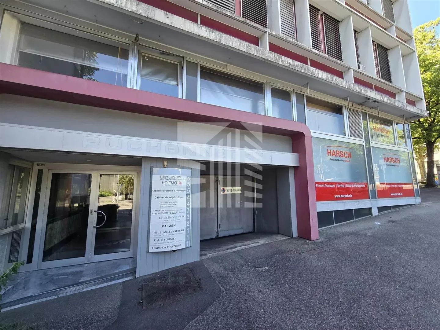 3 Offices, 2 Steps from Lausanne Train Station - Photo 1 of 5