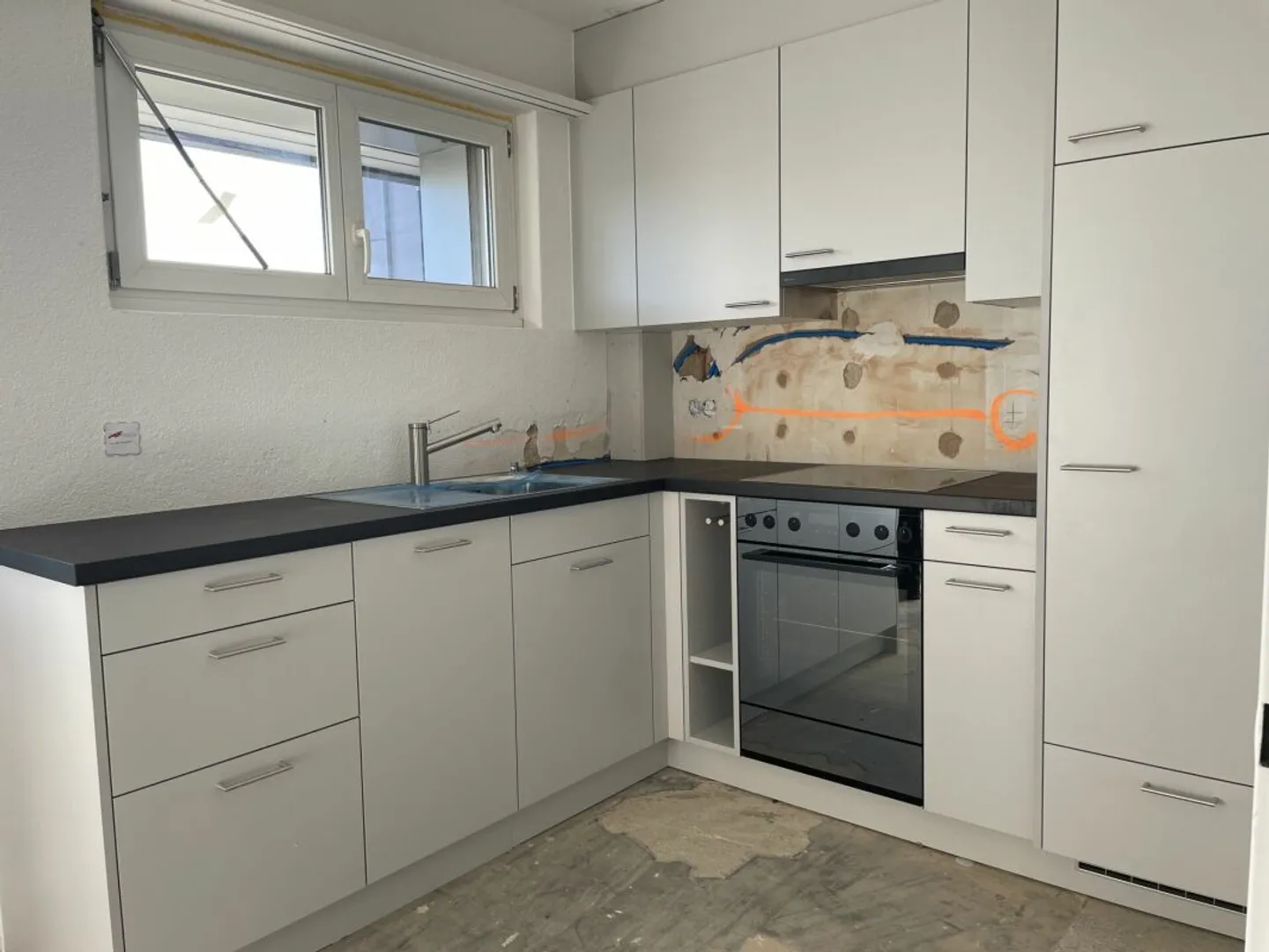 Appartamento 3.5 stanze appena ristrutturato a Münchenbuchsee - Foto 3 di 3