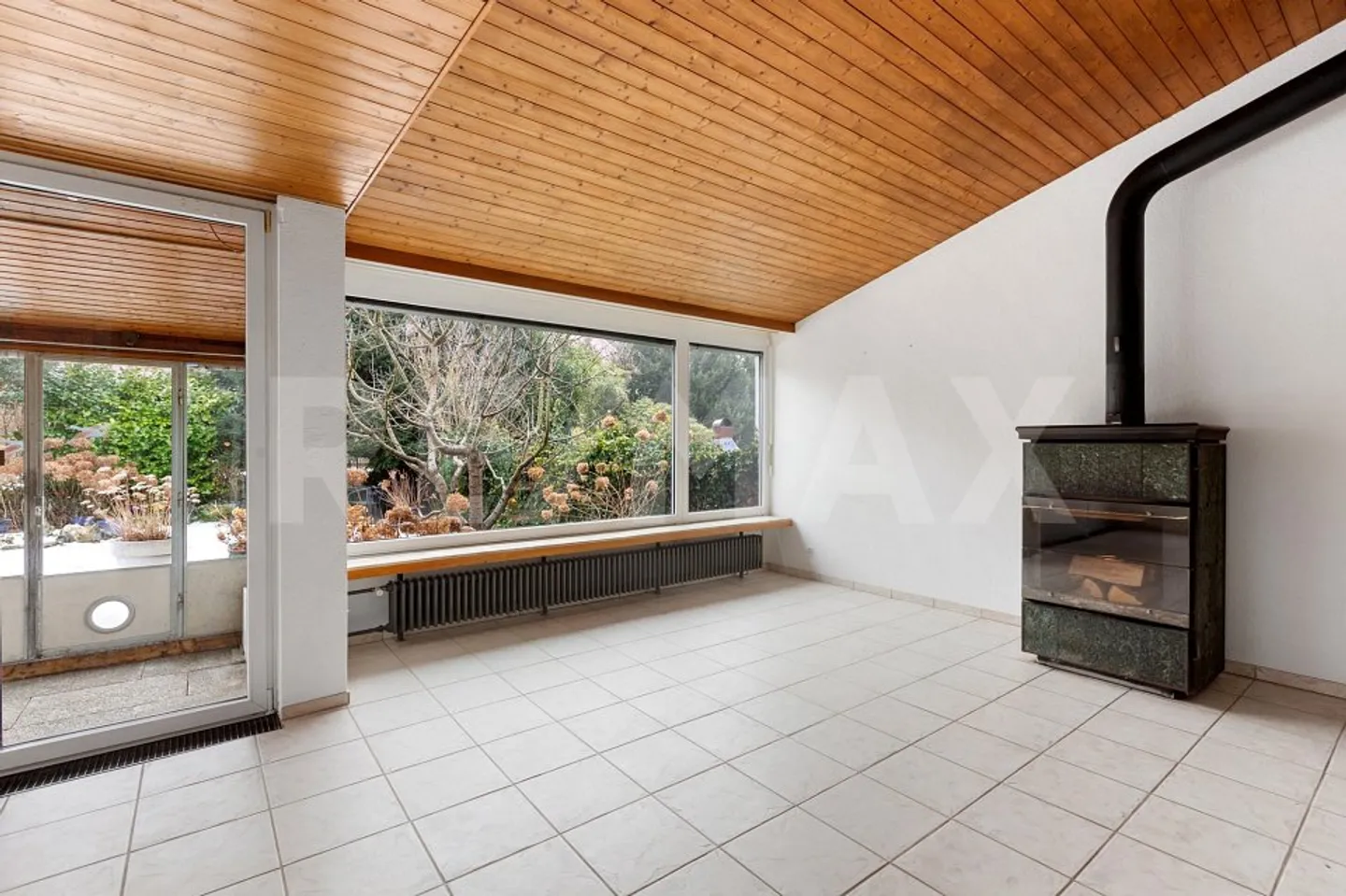 5-room semi-detached house with development potential in a quiet & desirable residential area - Photo 4 of 13