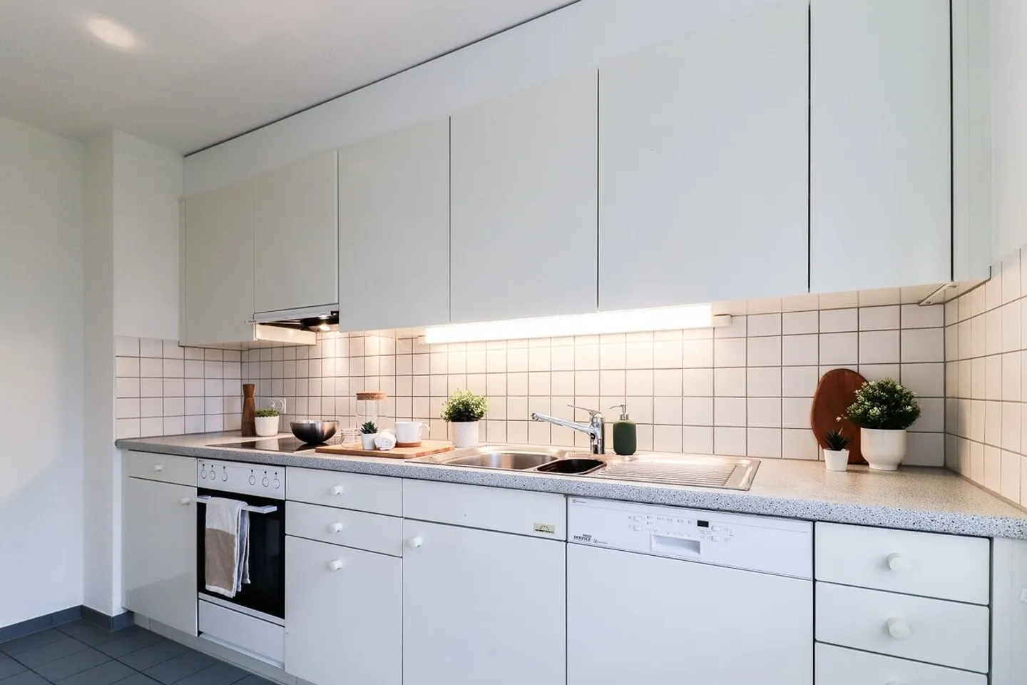 Welcome to your new home! - Photo 2 of 8