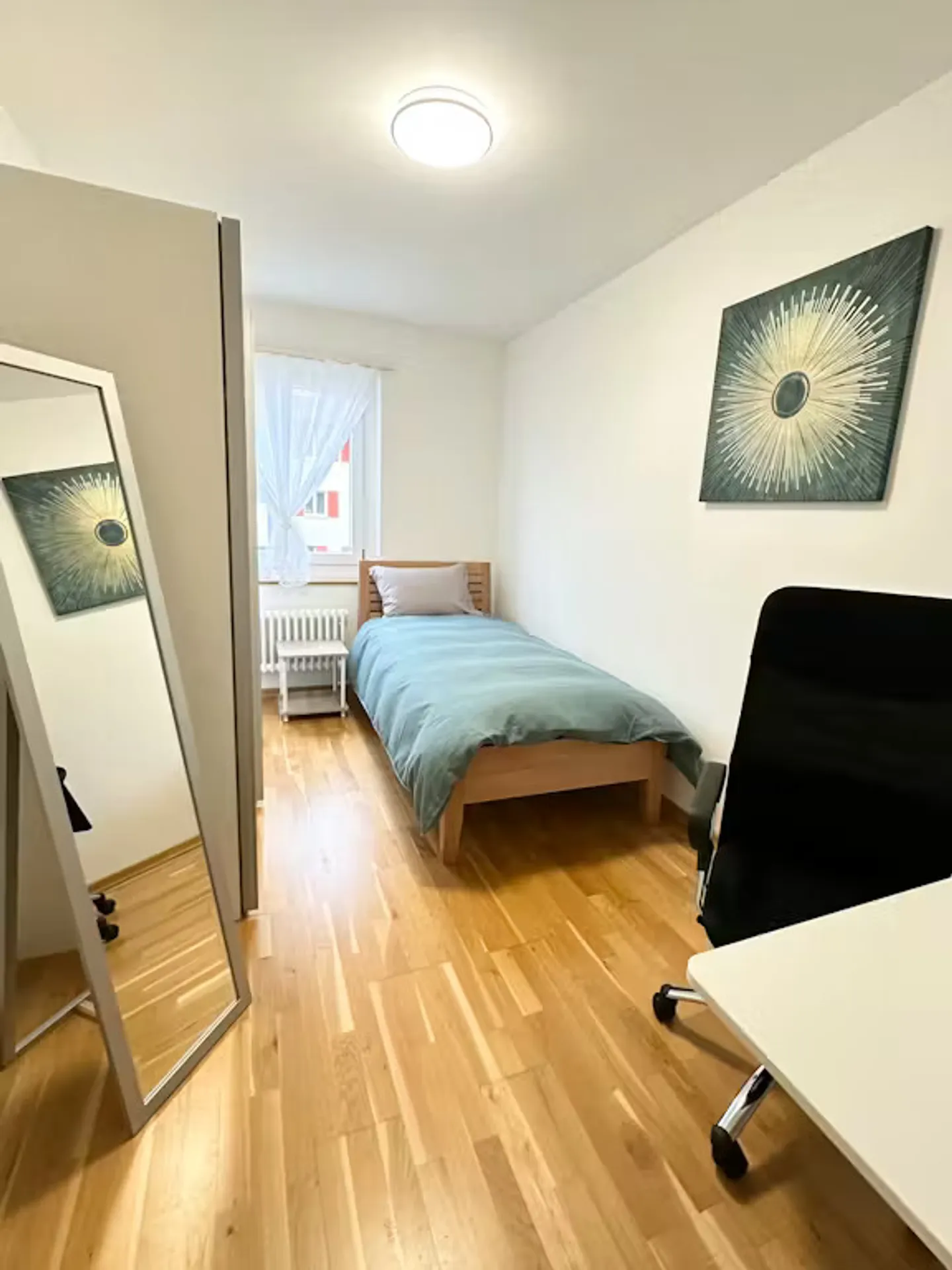 Privatzimmer in einer "professionell verwalteten" Co-Living-Anordnung - Foto 6 von 10