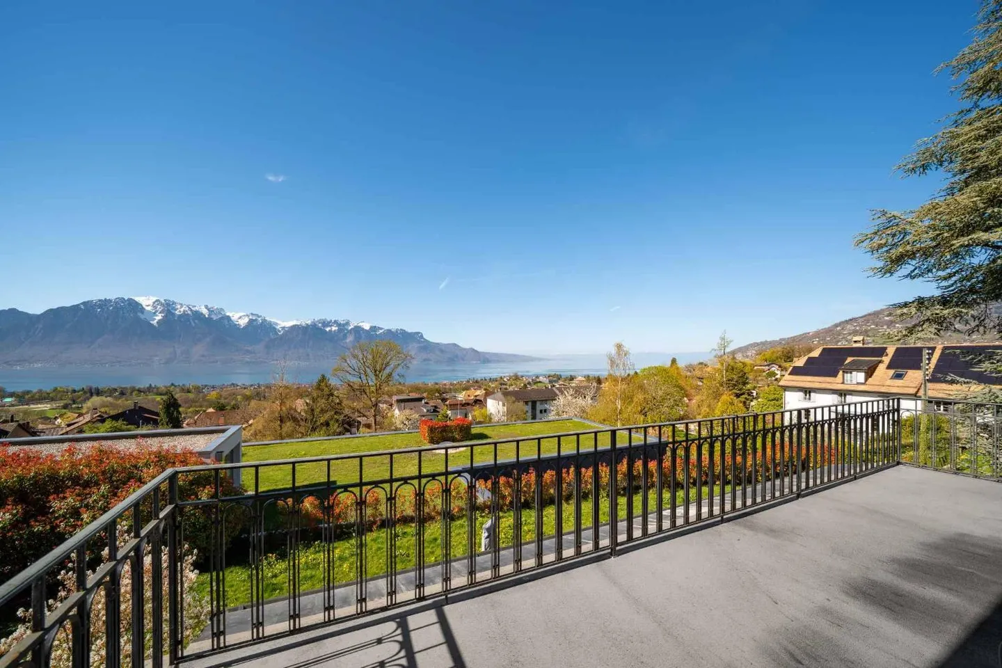 Belle villa classique du début du 20ème siècle - Superbe vue sur le lac - Ultra central - Photo 8 sur 13
