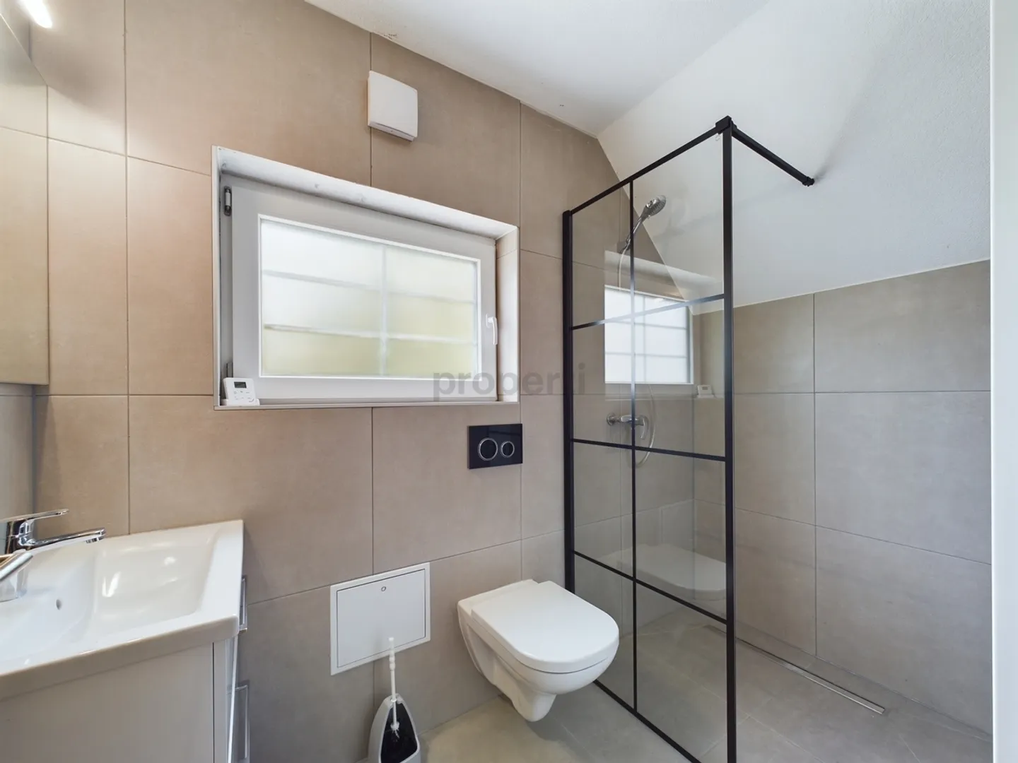 Attractive multi-family house with a gross yield of 5% - Photo 7 of 11