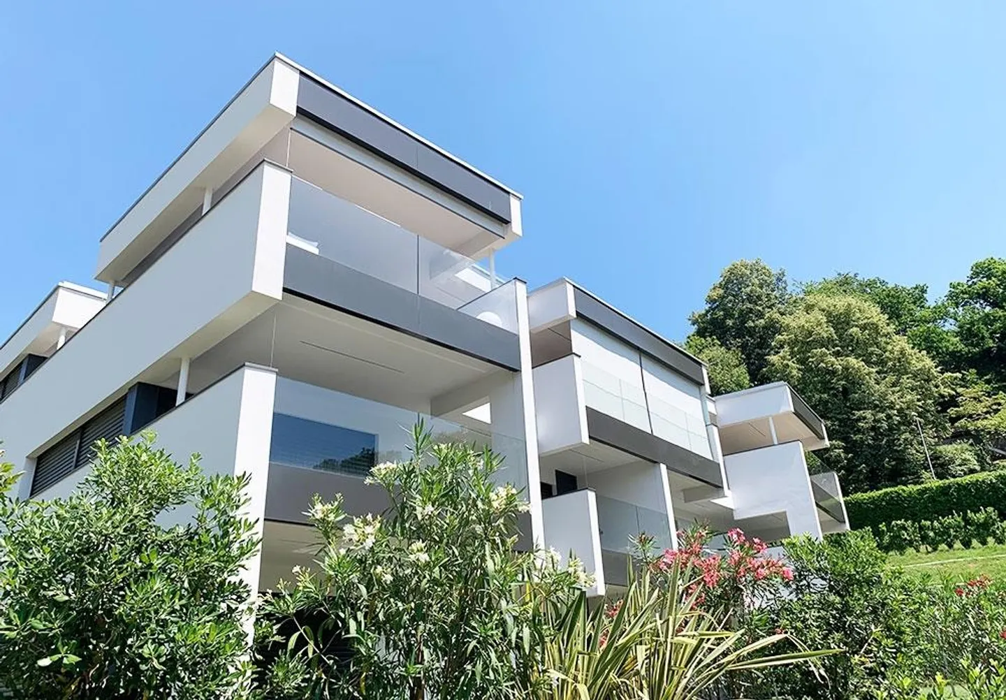 Montagnola – Arasio: elegant 4.5 rooms with private garden and terrace... - Photo 15 of 20