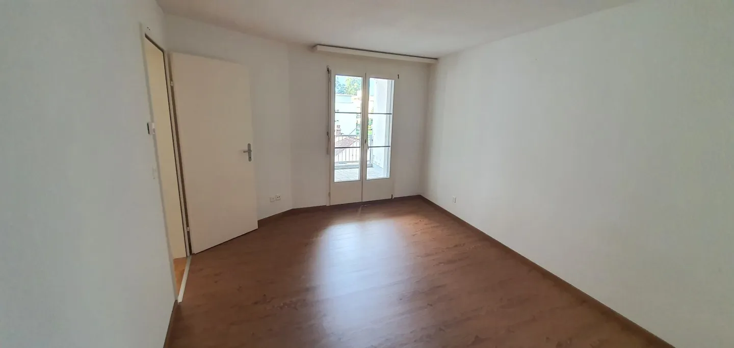 spacious 2.5-room apartment in a central location - Photo 8 of 10
