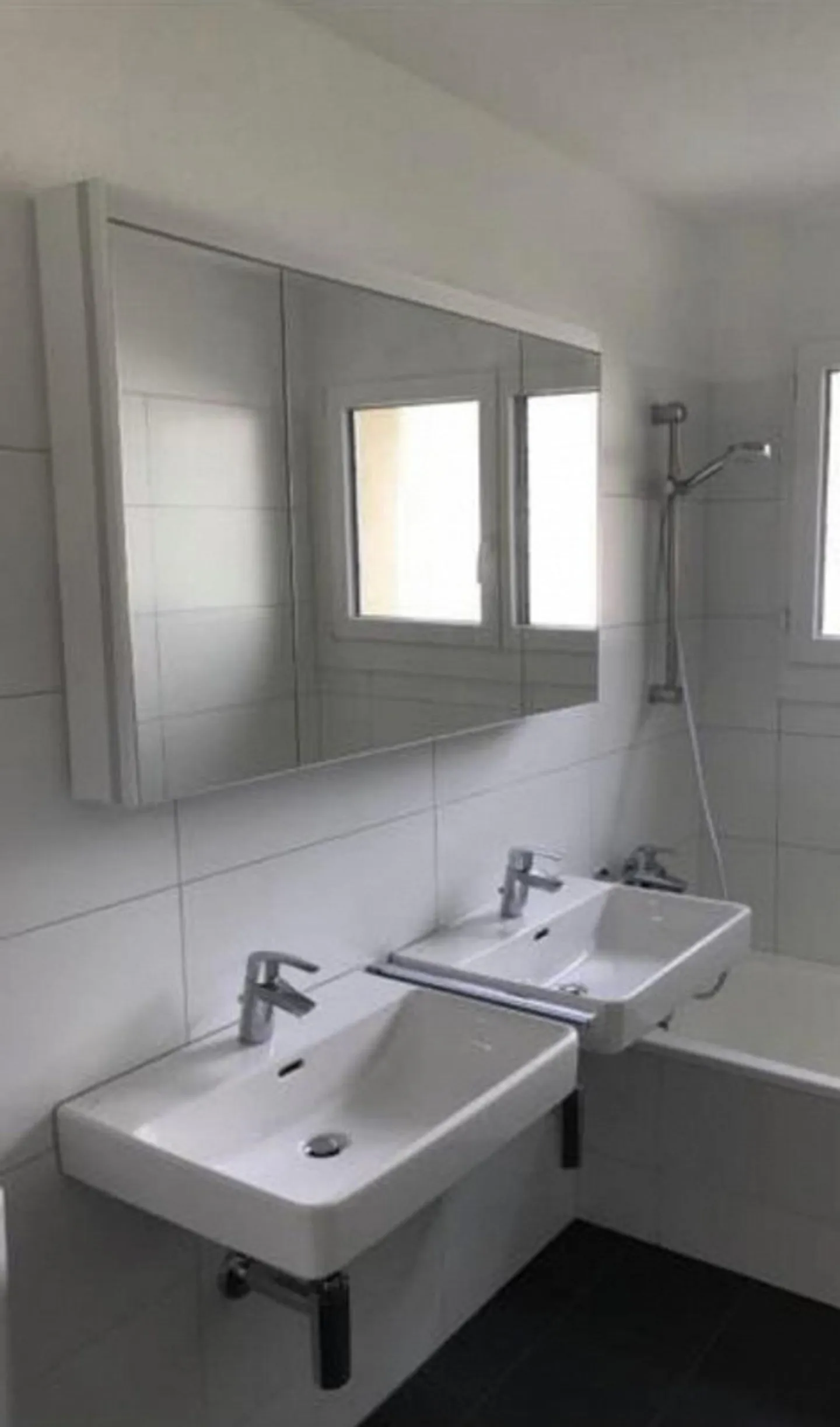 Spacious 5 1/2 Room Apartment - Photo 4 of 4