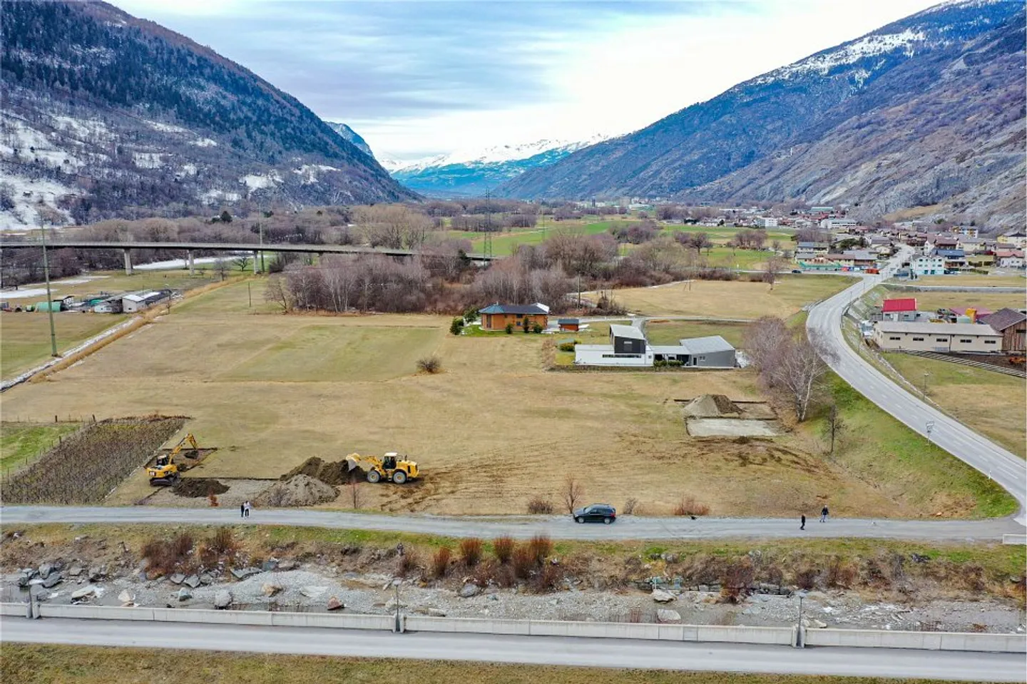 5.5 Room Attic Apartment in the Development 'Bietschi' in Raron - Photo 3 of 5