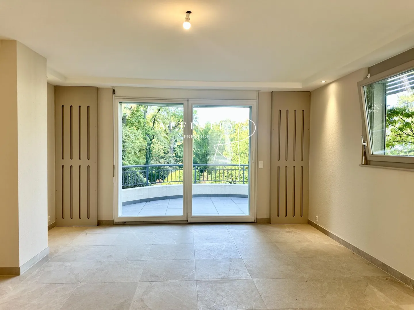 Spacious Duplex Apartment - Photo 5 of 19