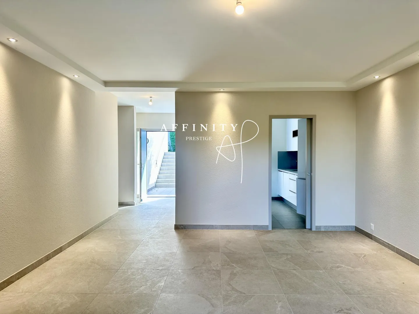 Spacious Duplex Apartment - Photo 7 of 19