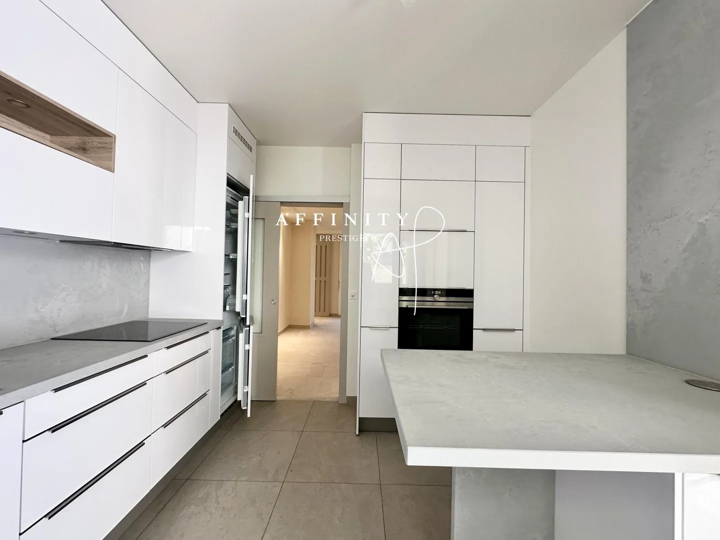 Spacious Duplex Apartment - Photo 8 of 19