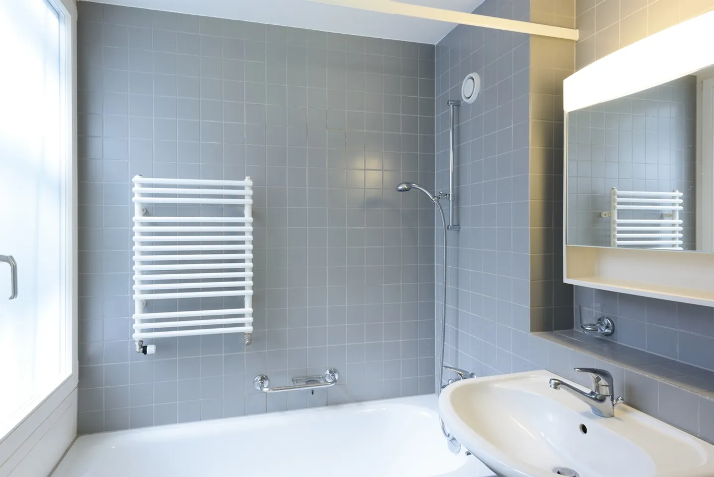 Appartement Moderne Près du Lac - Photo 5 sur 6