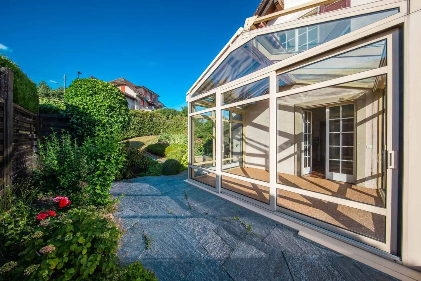 Villa Charmante avec Vue Lac - Photo 2 sur 9