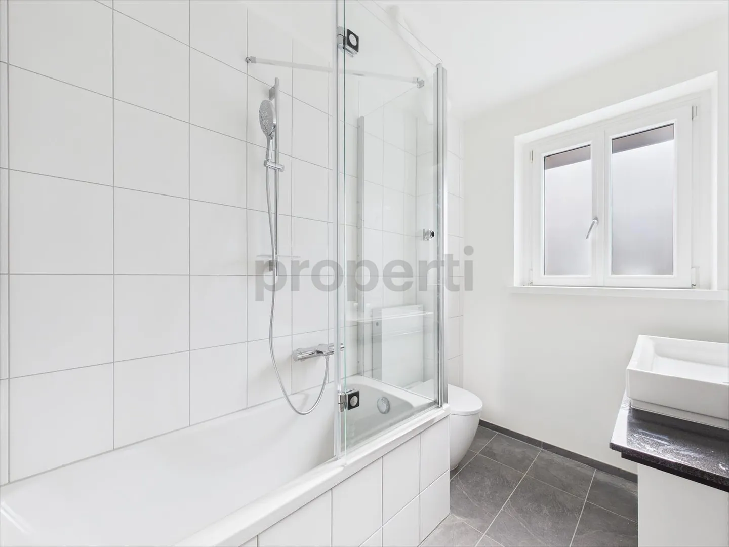 Modern and Bright 3-Room Apartment in Muttenz - Photo 6 of 8