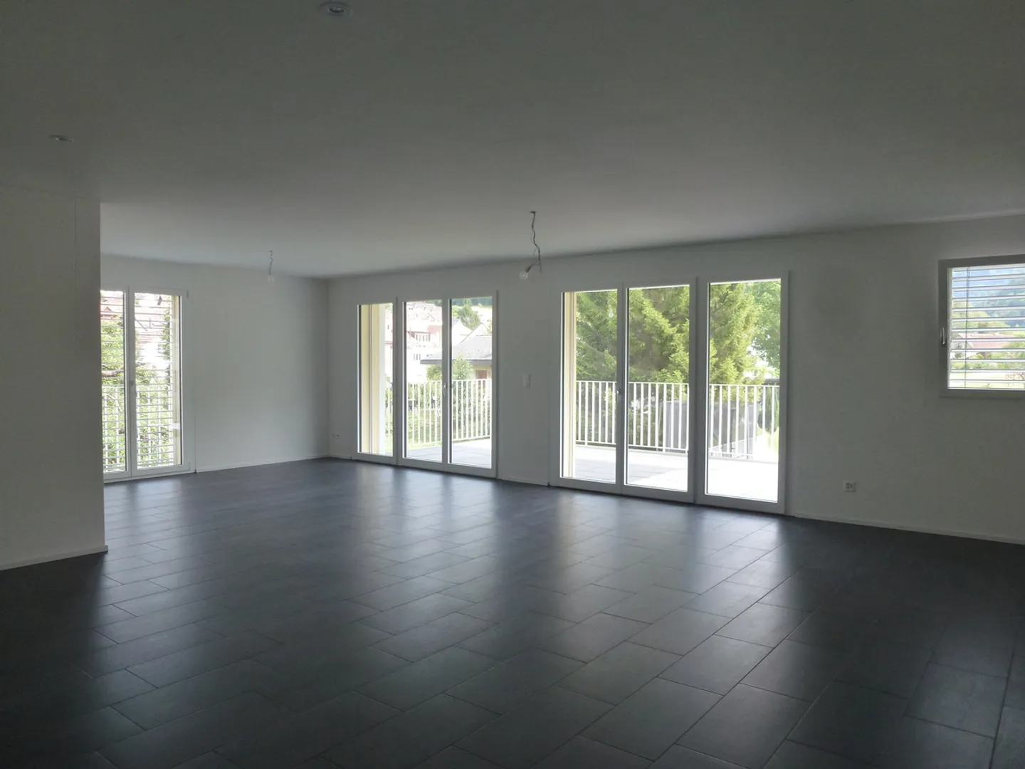 Maison Multi-Familiale Moderne - Photo 2 sur 12