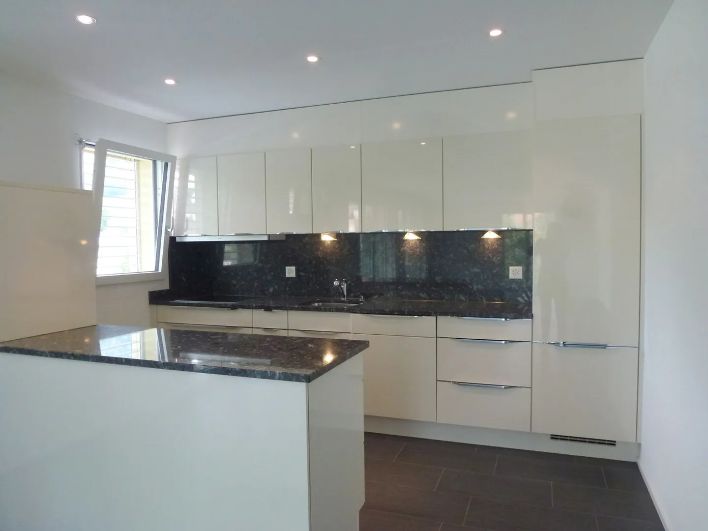 Maison Multi-Familiale Moderne - Photo 3 sur 12
