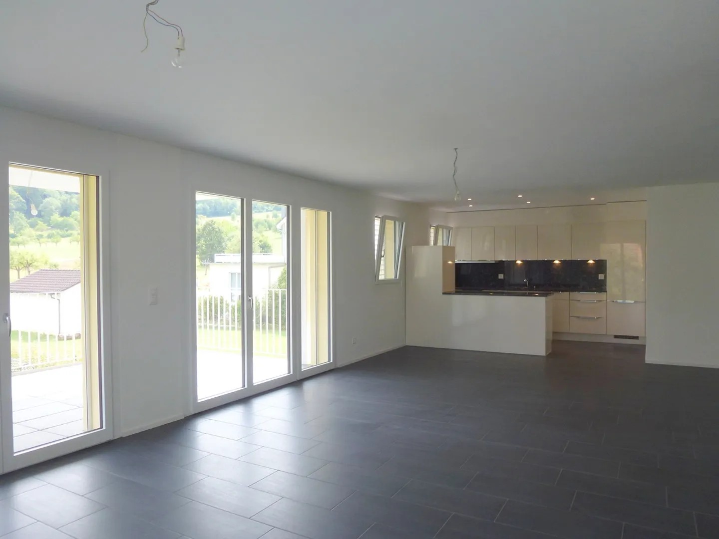 Maison Multi-Familiale Moderne - Photo 4 sur 12
