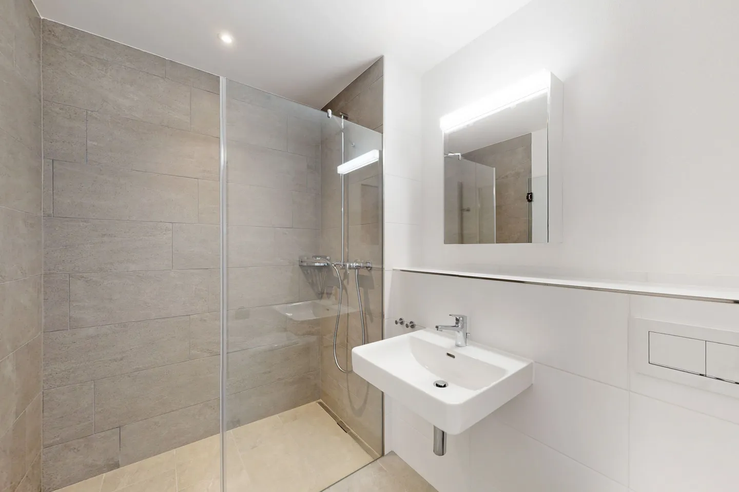 Appartement moderne 5.5 pièces - Photo 8 sur 8