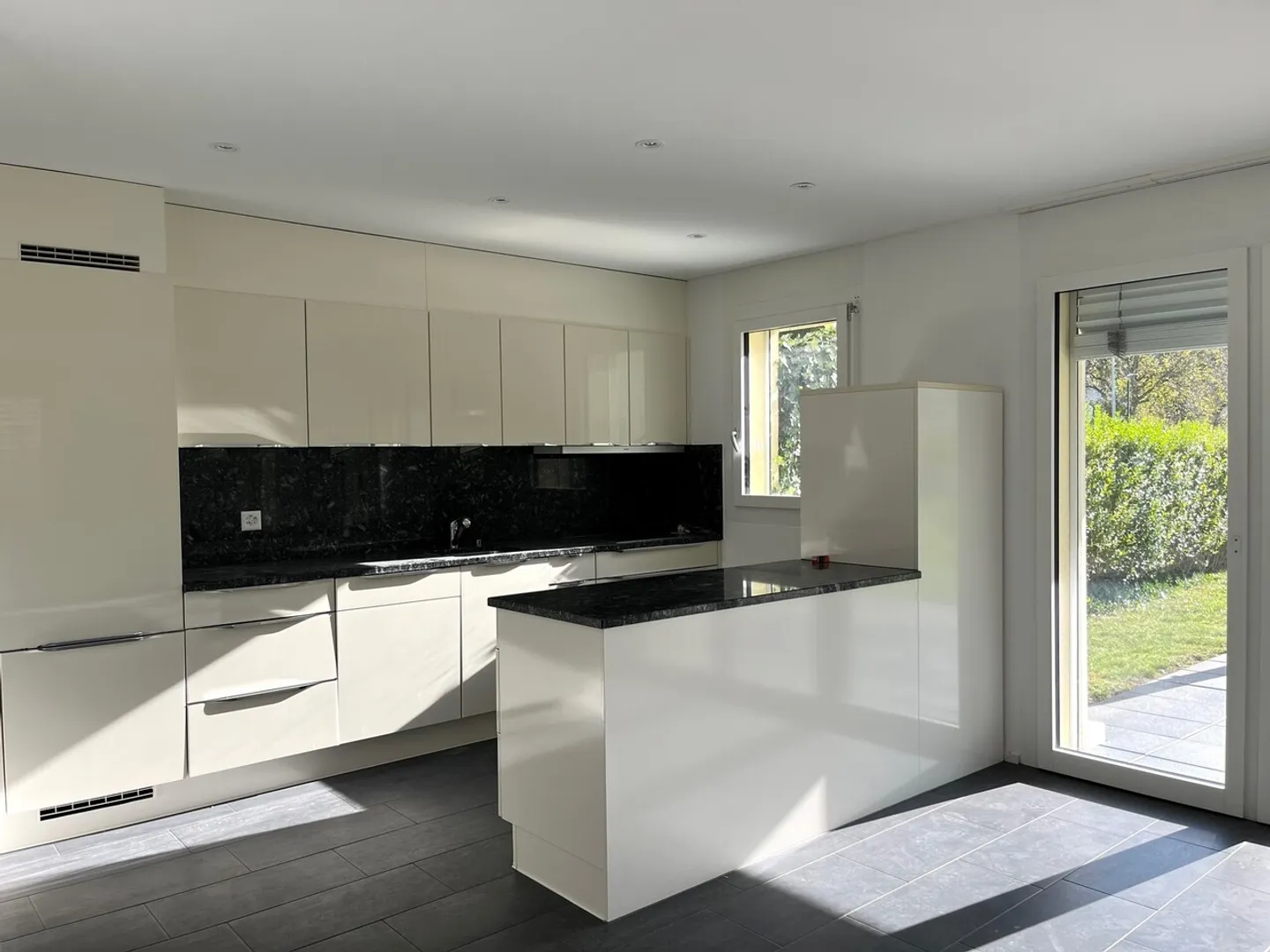 Maison Multi-Familiale Moderne - Photo 11 sur 12