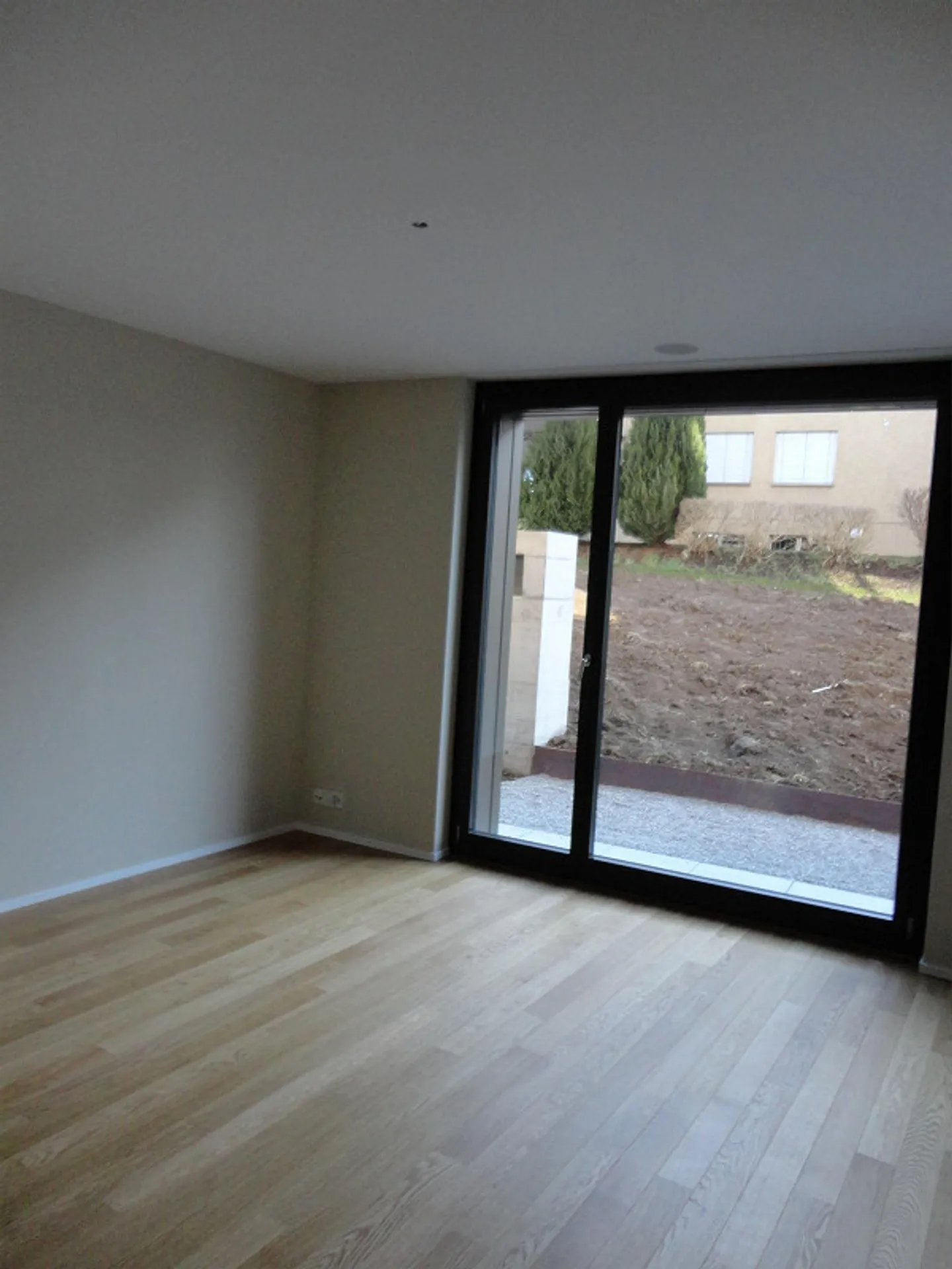 Appartamento di 2,5 stanze di alta qualità con area giardino - Foto 4 di 8