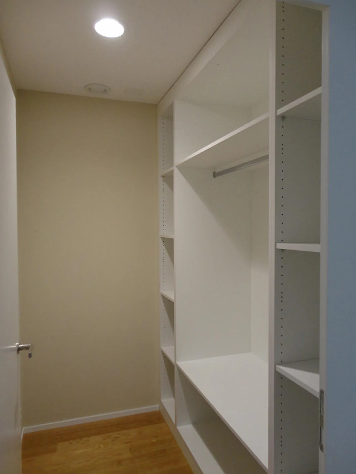 Appartamento di 2,5 stanze di alta qualità con area giardino - Foto 5 di 8