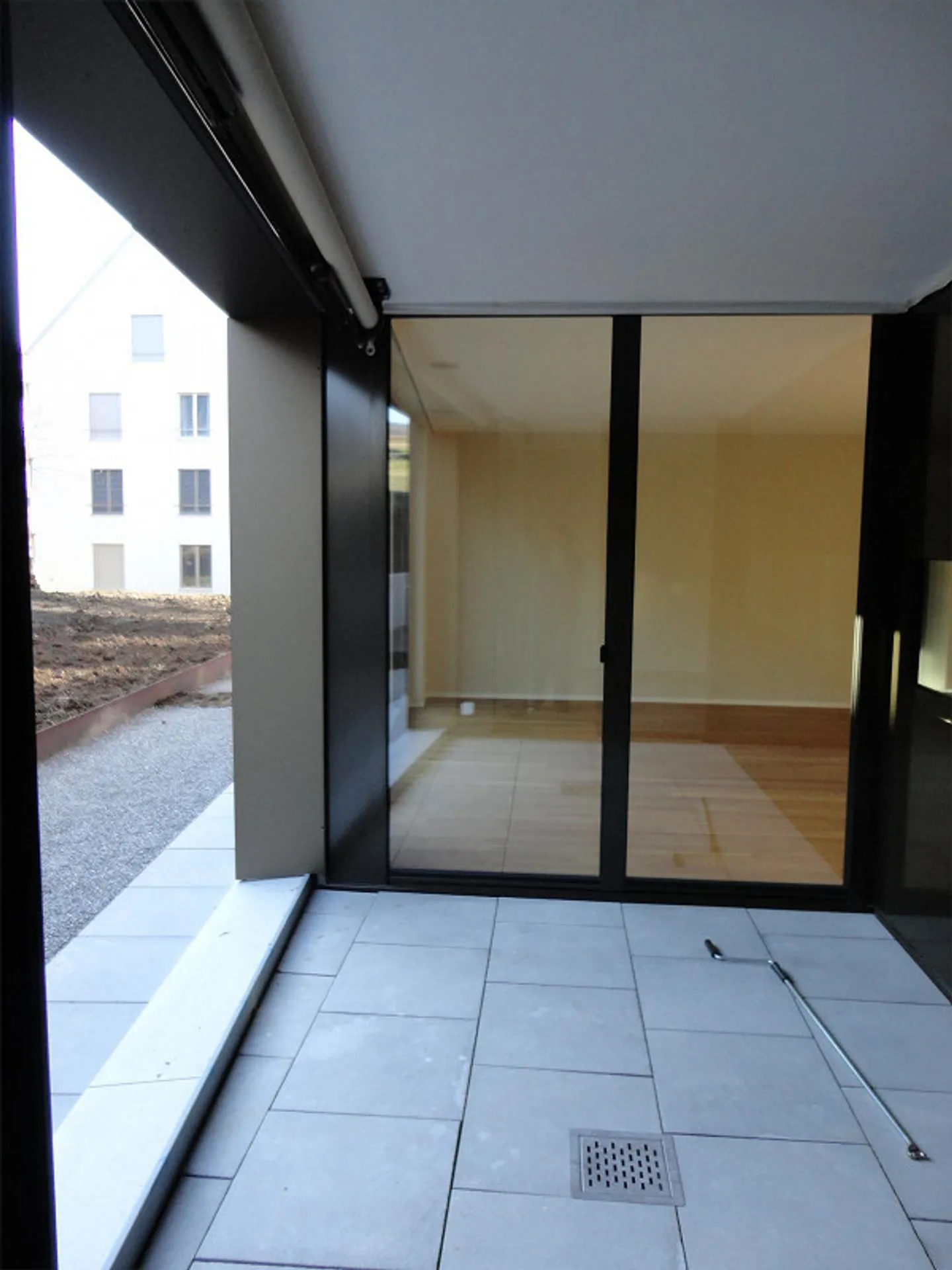 Appartamento di 2,5 stanze di alta qualità con area giardino - Foto 7 di 8