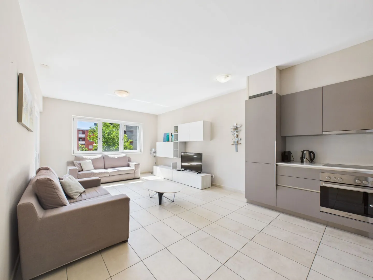 Ottimo investimento affitti brevi - Elegante appartamento 3.5 locali con doppi servizi - Foto 4 di 18