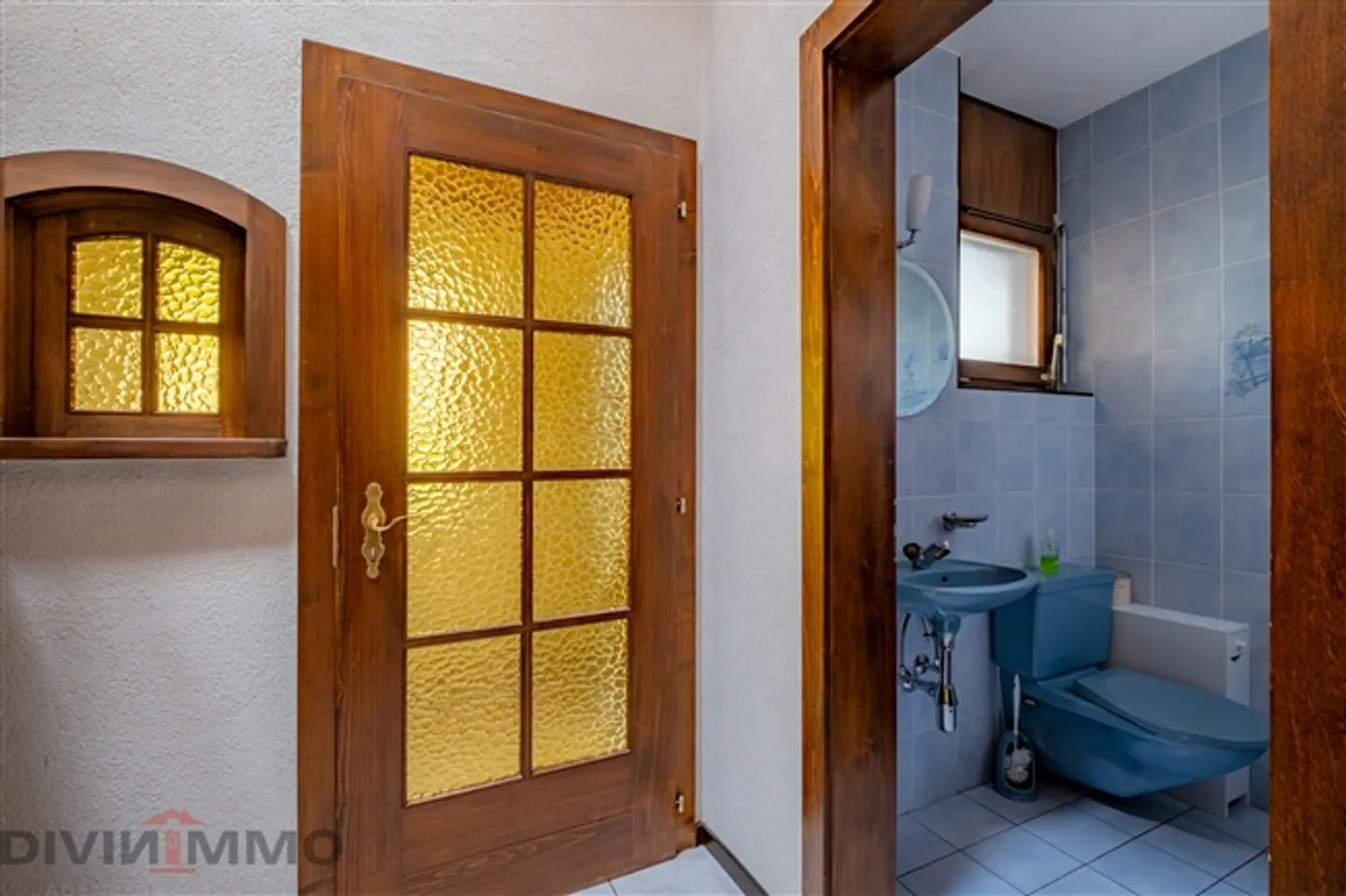 «Schönes Anwesen mit 6-Zimmer-Villa, Nebengebäuden und Garagen» - Foto 5 von 20