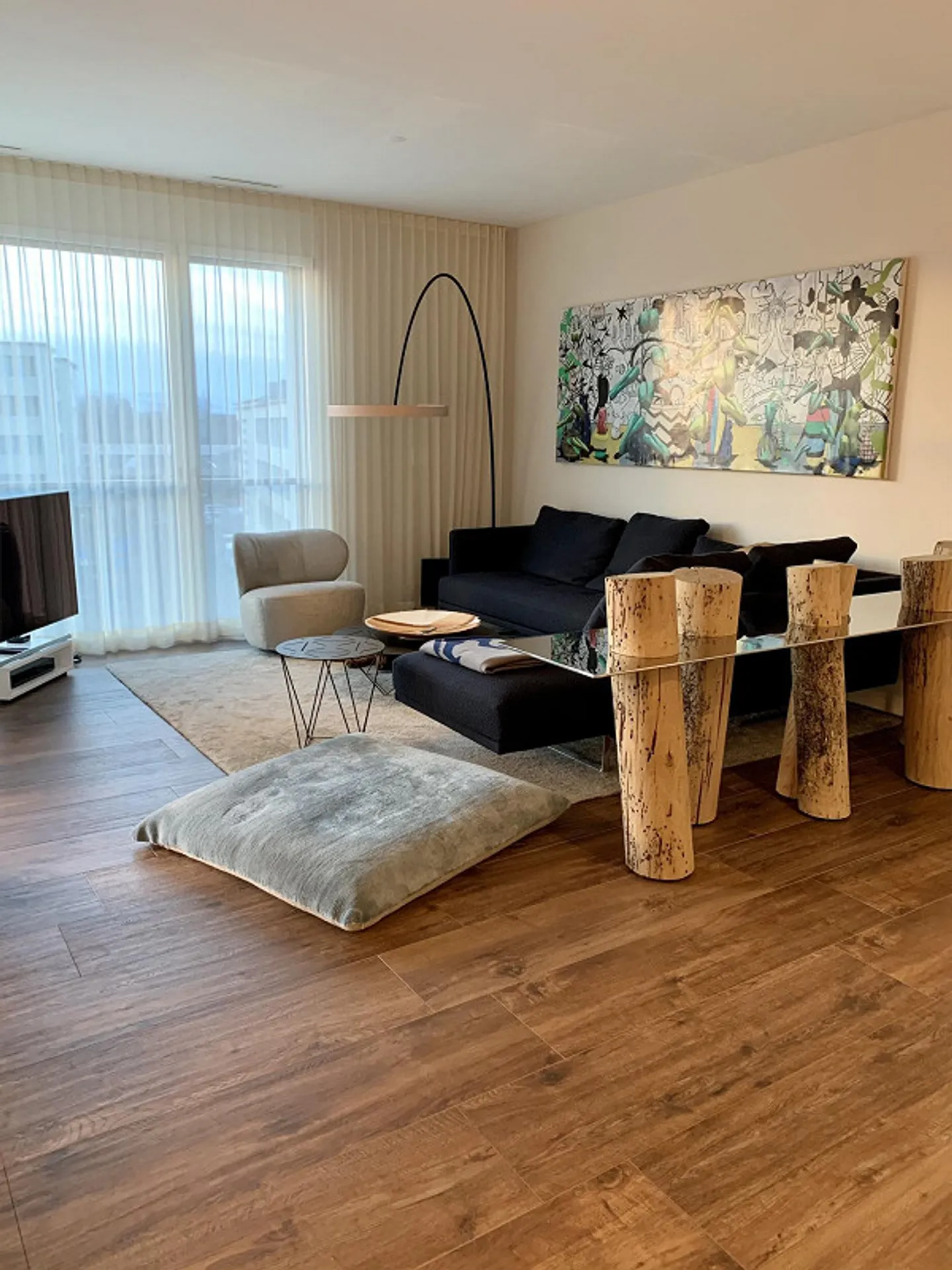 APPARTEMENT LUXUEUX ET MEUBLÉ DE 2,5 PIÈCES - Photo 1 sur 10