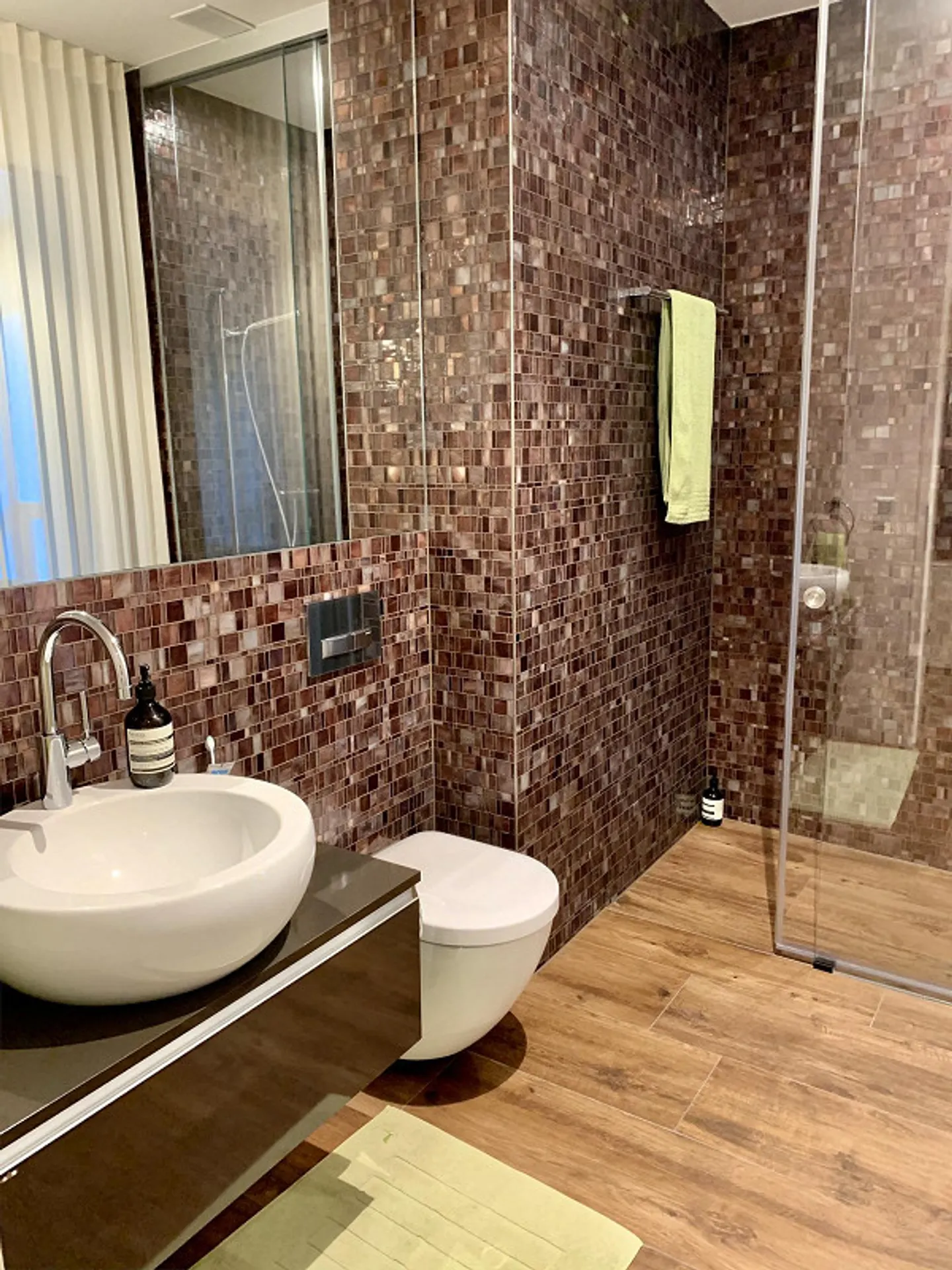 APPARTEMENT LUXUEUX ET MEUBLÉ DE 2,5 PIÈCES - Photo 9 sur 10