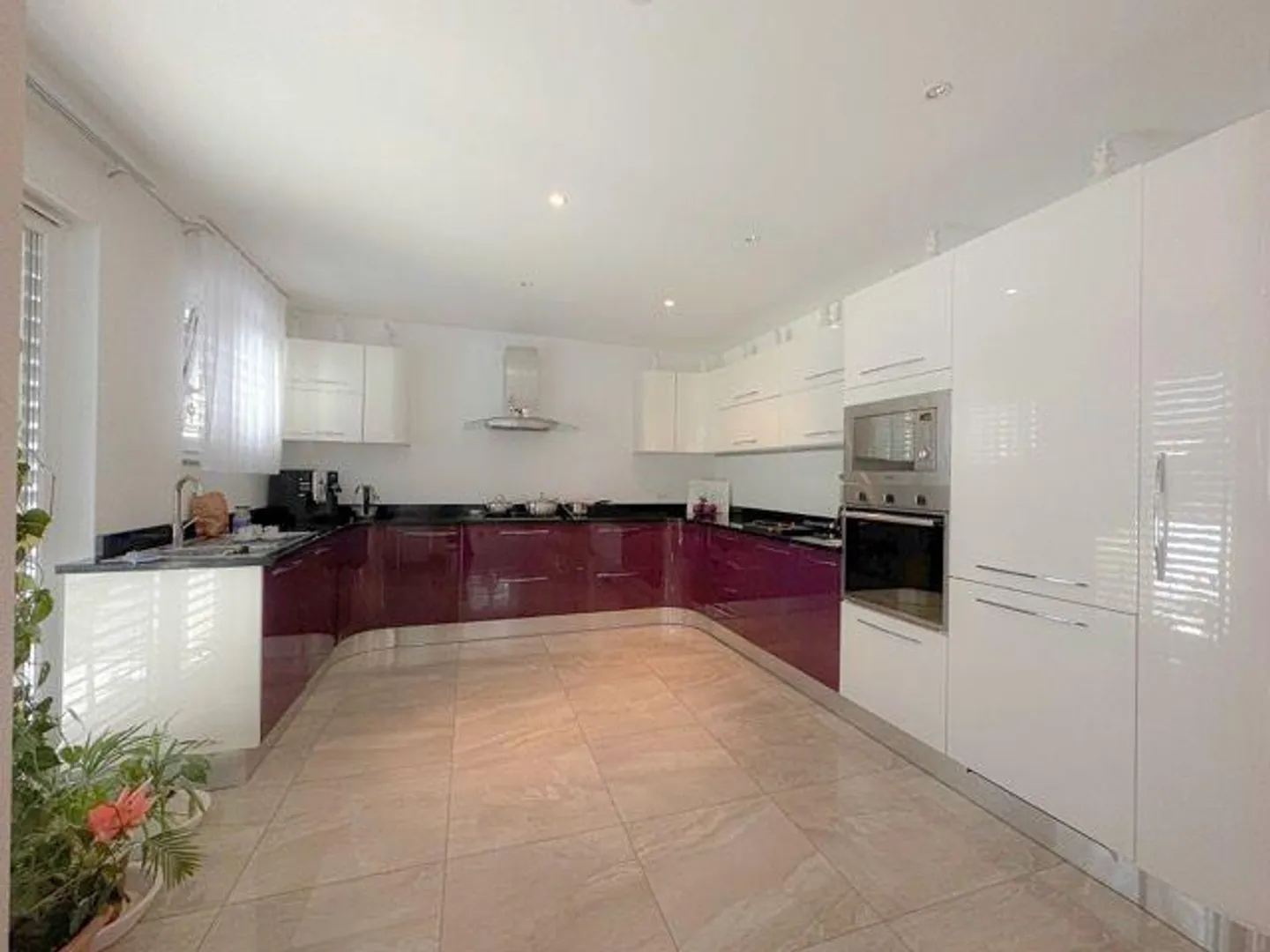 Spaziosa Casa Unifamiliare - Foto 10 di 23