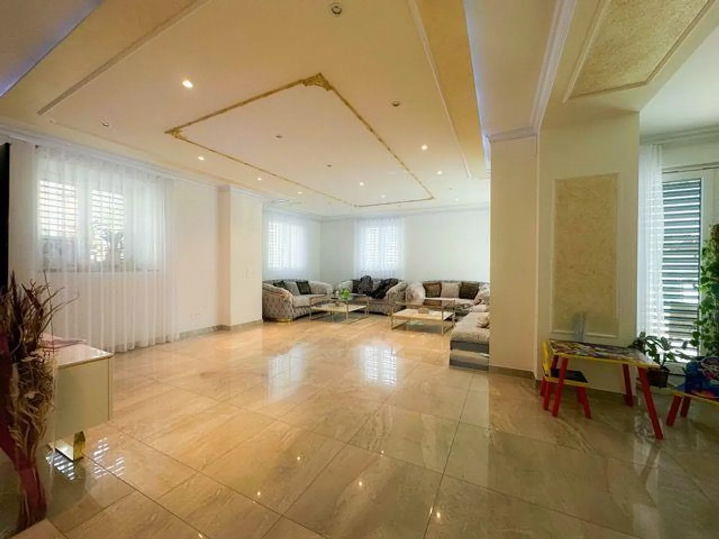 Spaziosa Casa Unifamiliare - Foto 11 di 23