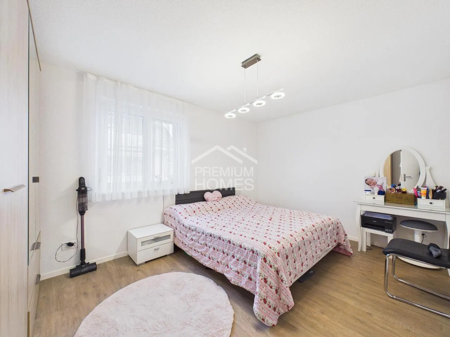 Modernes Apartment mit sonnigem Balkon - Foto 4 von 10