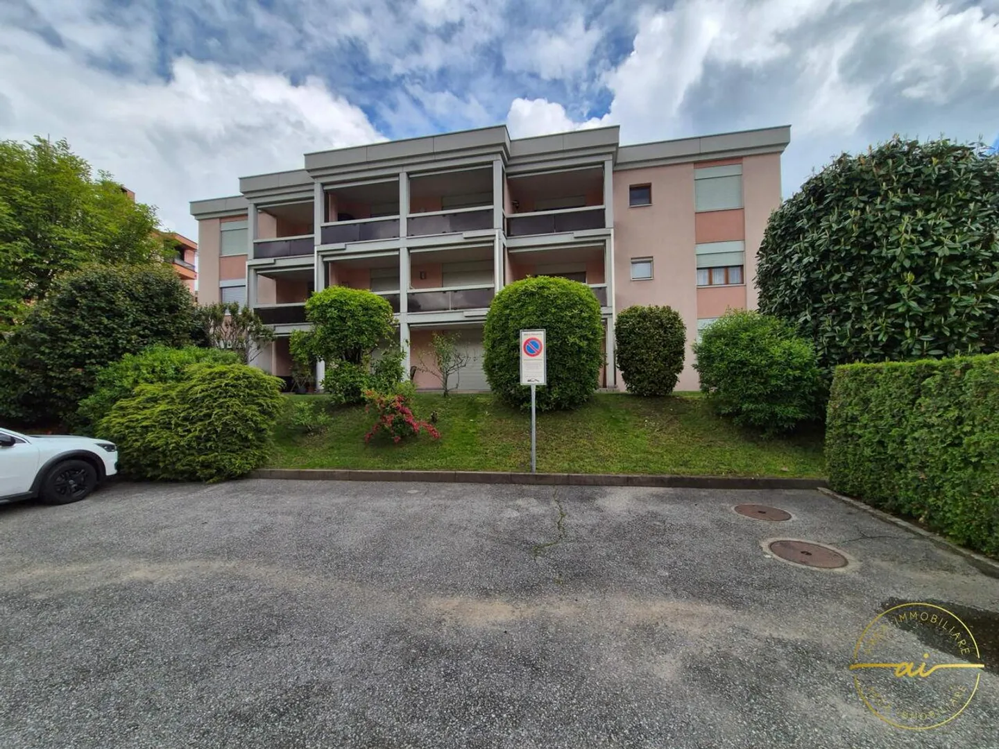 3.5-ROOM APARTMENT A FEW STEPS FROM THE LAKE IN CASLANO - Photo 7 of 13