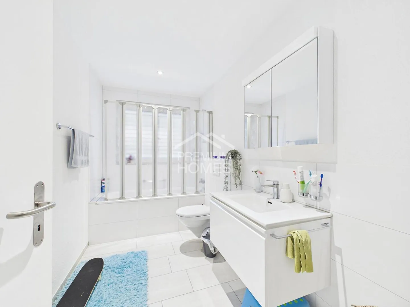 Modernes Apartment mit sonnigem Balkon - Foto 8 von 10