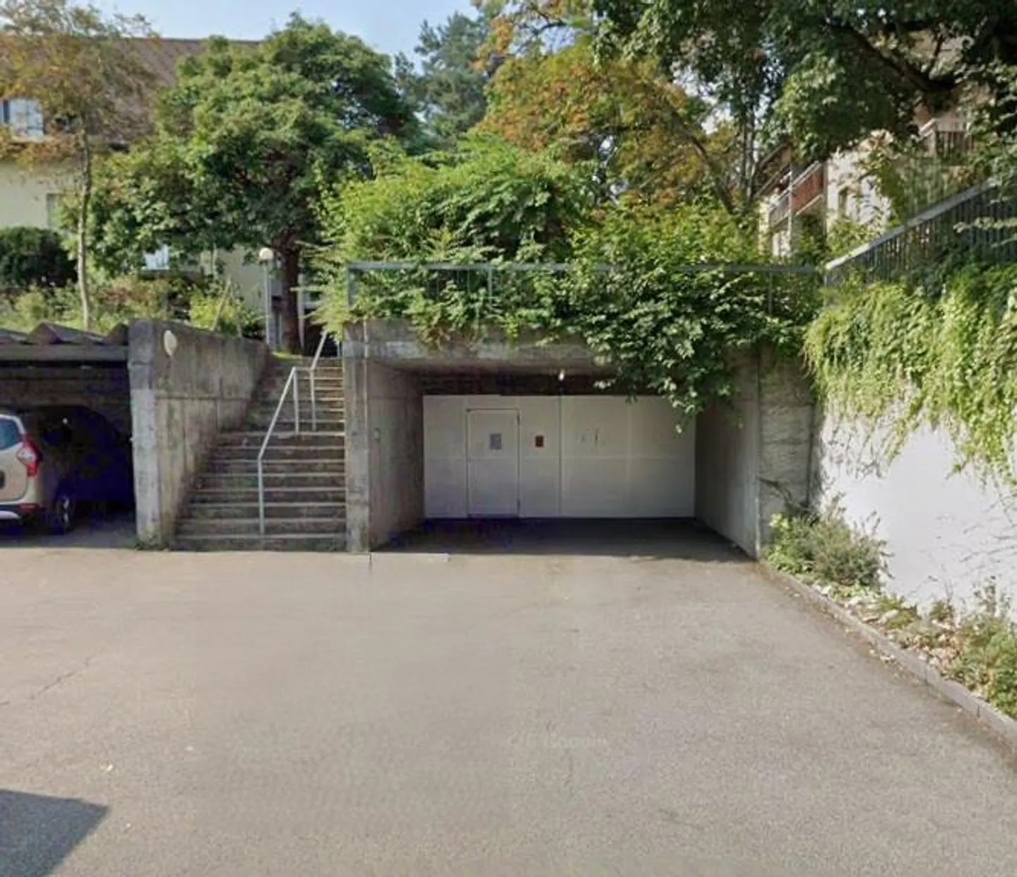 Einstellhallenplatz in Schliern - Foto 1 von 1