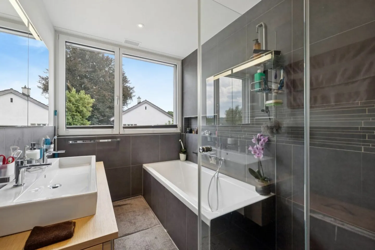 Modernes Doppel-EFH mit Garten - Foto 8 von 11