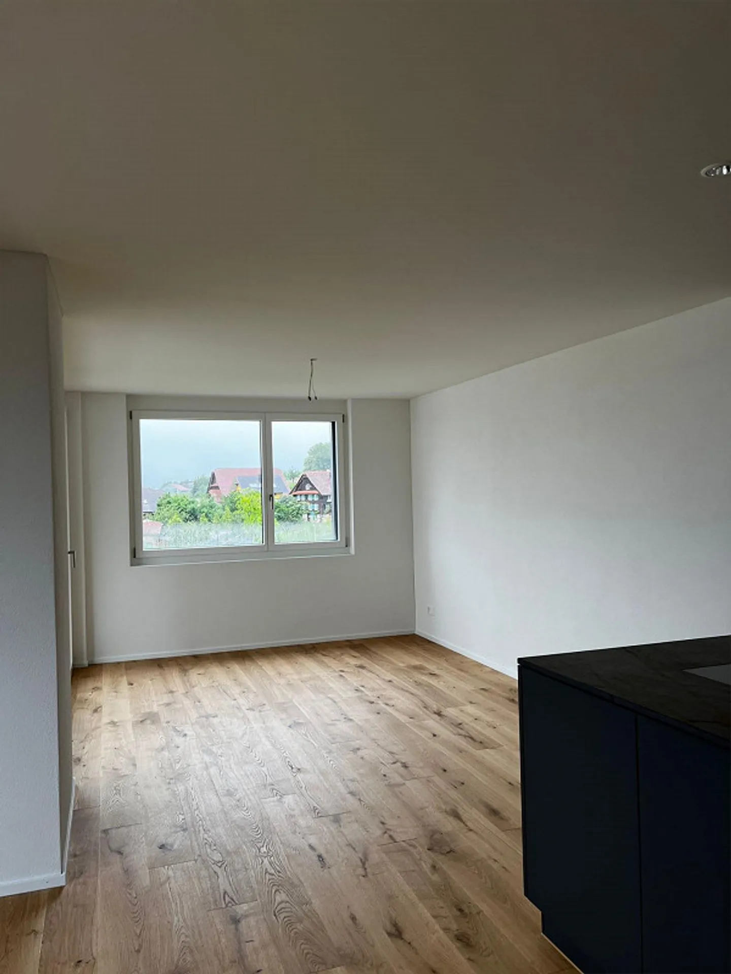 Appartamento luminoso e moderno con una pianta ben progettata e vista da sogno - Foto 3 di 21