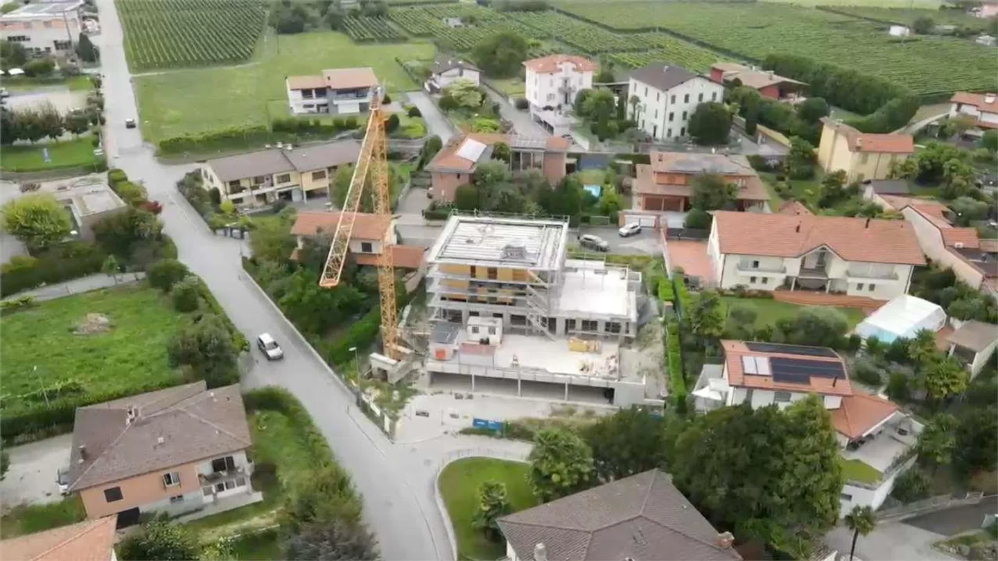 New building in prestigious location - Photo 2 of 13