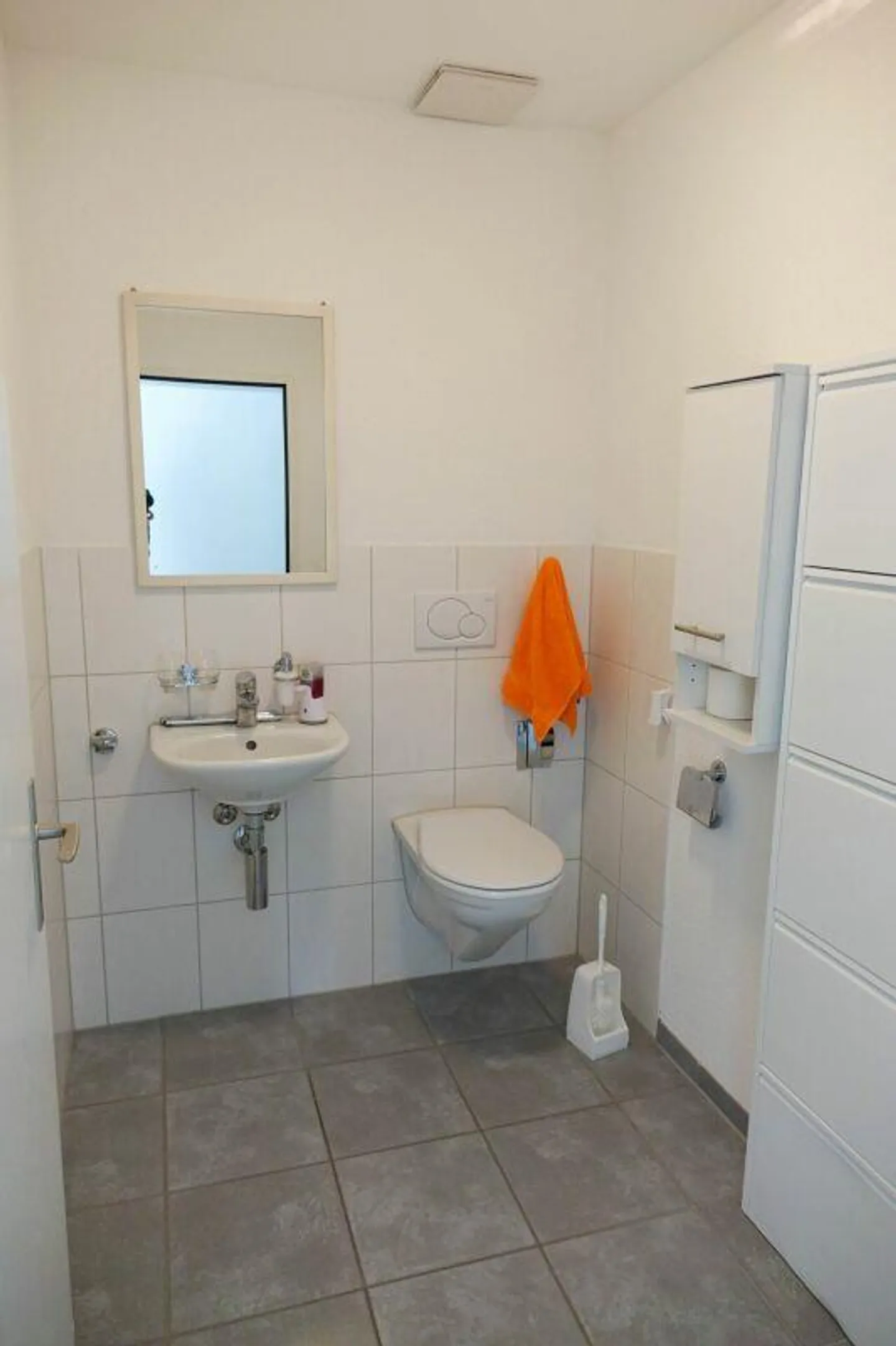 appartamento luminoso e spazioso con giardino - Foto 8 di 10