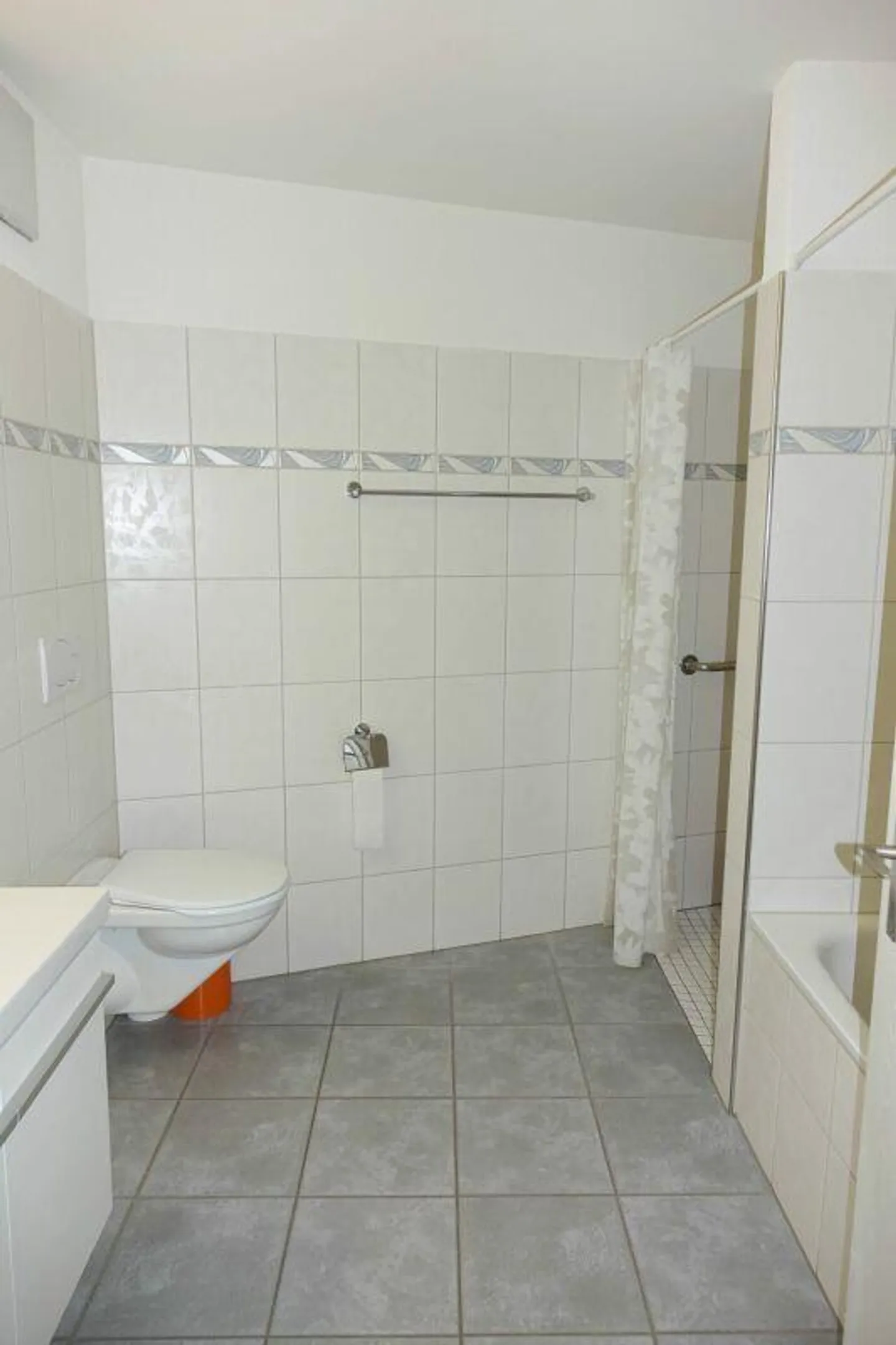 appartamento luminoso e spazioso con giardino - Foto 9 di 10