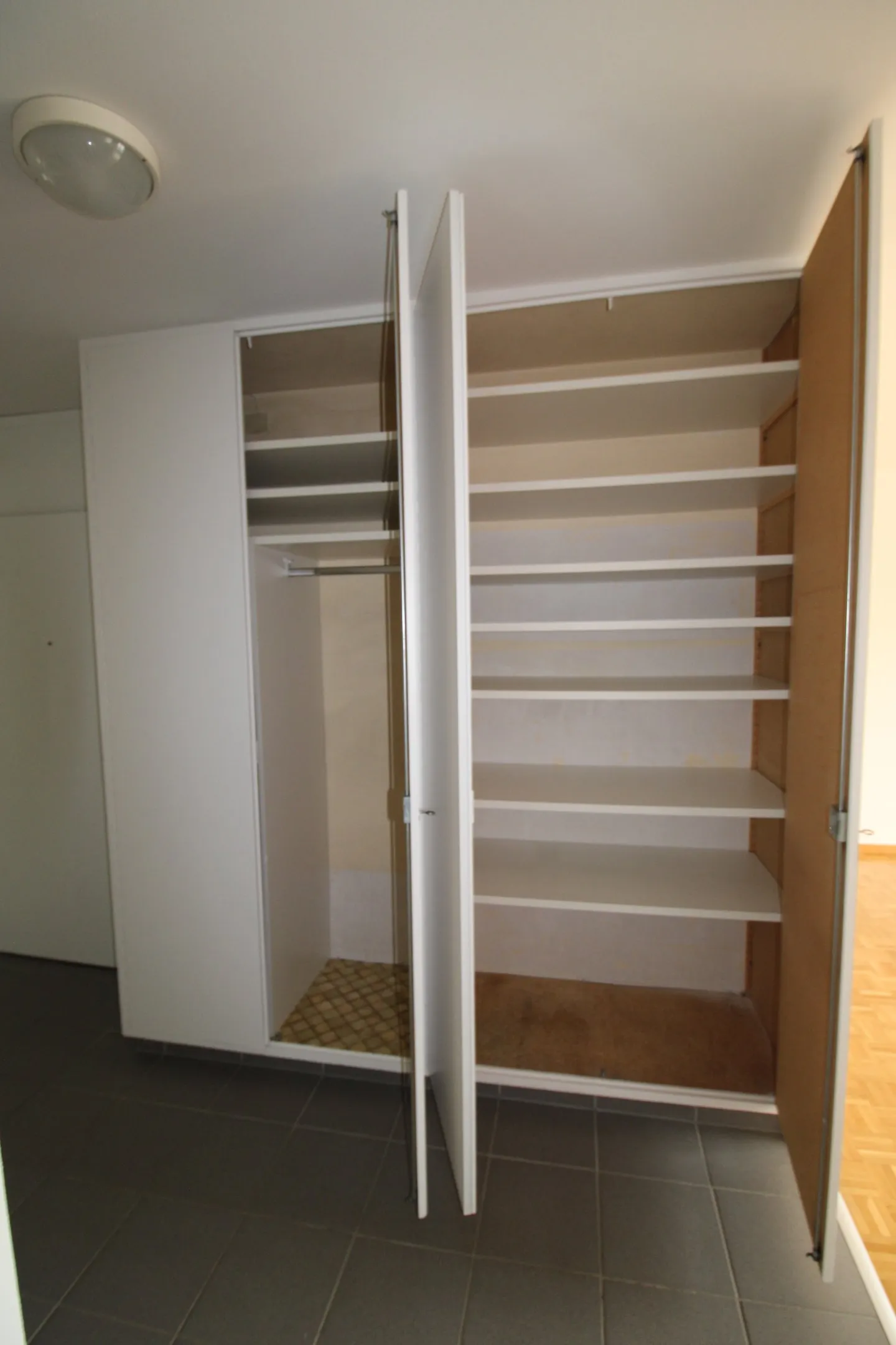 Ruhige 3-Zimmerwohnung nähe ÖV und Einkaufsmöglichkeiten - Foto 2 von 5